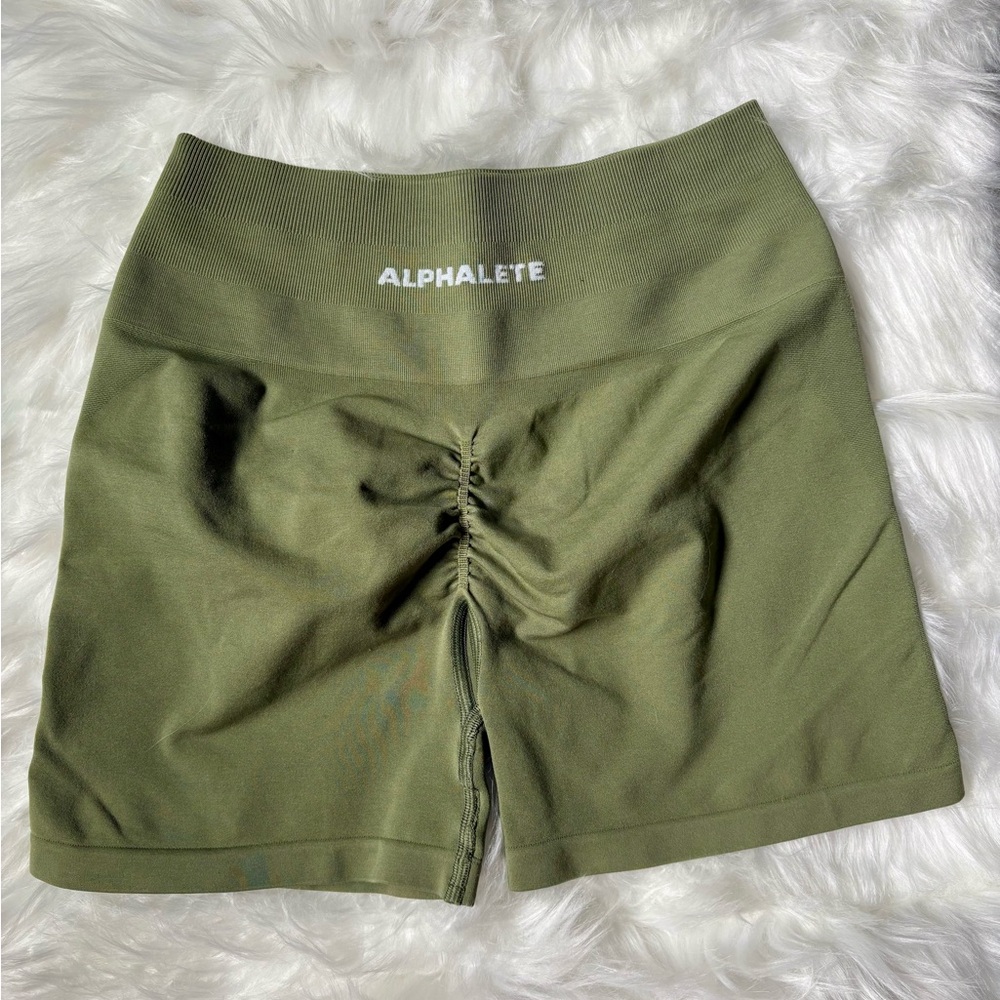 Alphalete Amplify short